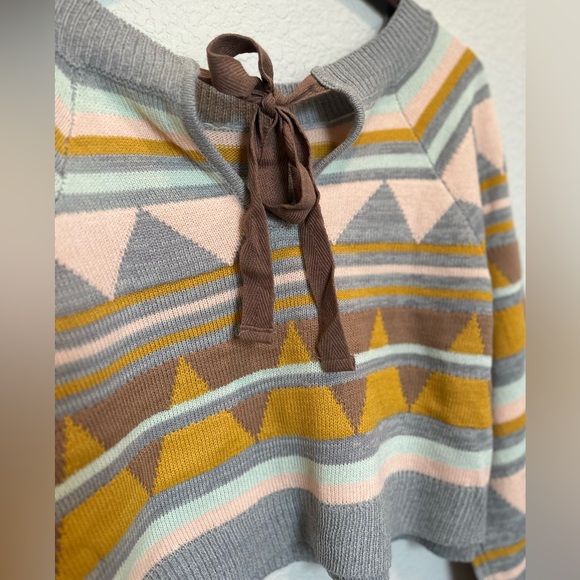 Urban Outfitters Boho Geometric Knit Crop Sweater - Trendy & Cozy - Picture 2 of 5